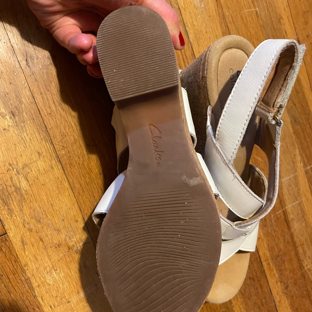 Clarks White and Tan Platform Sandals - Picture 4 of 4
